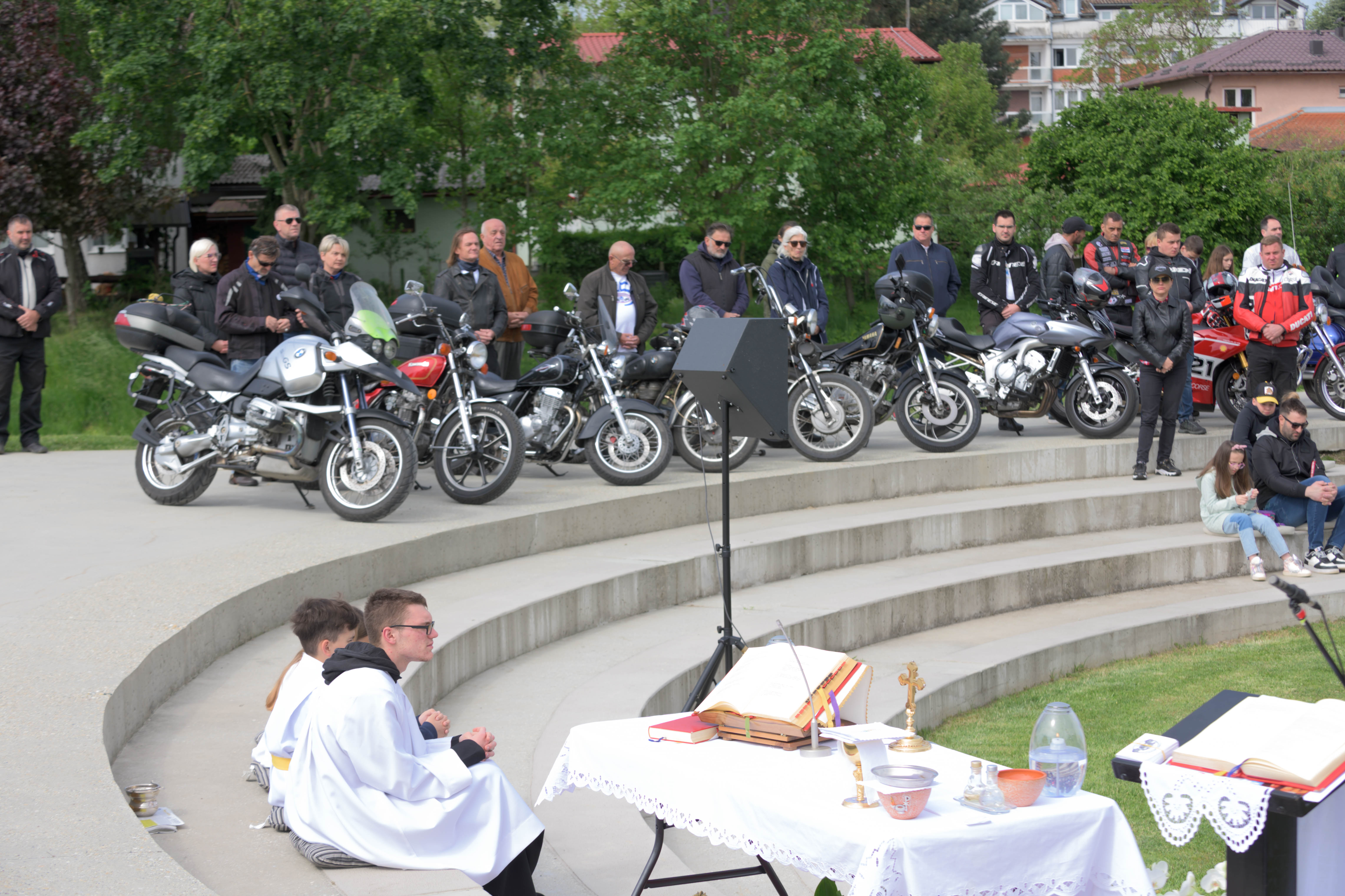 2Blagoslov skup desno