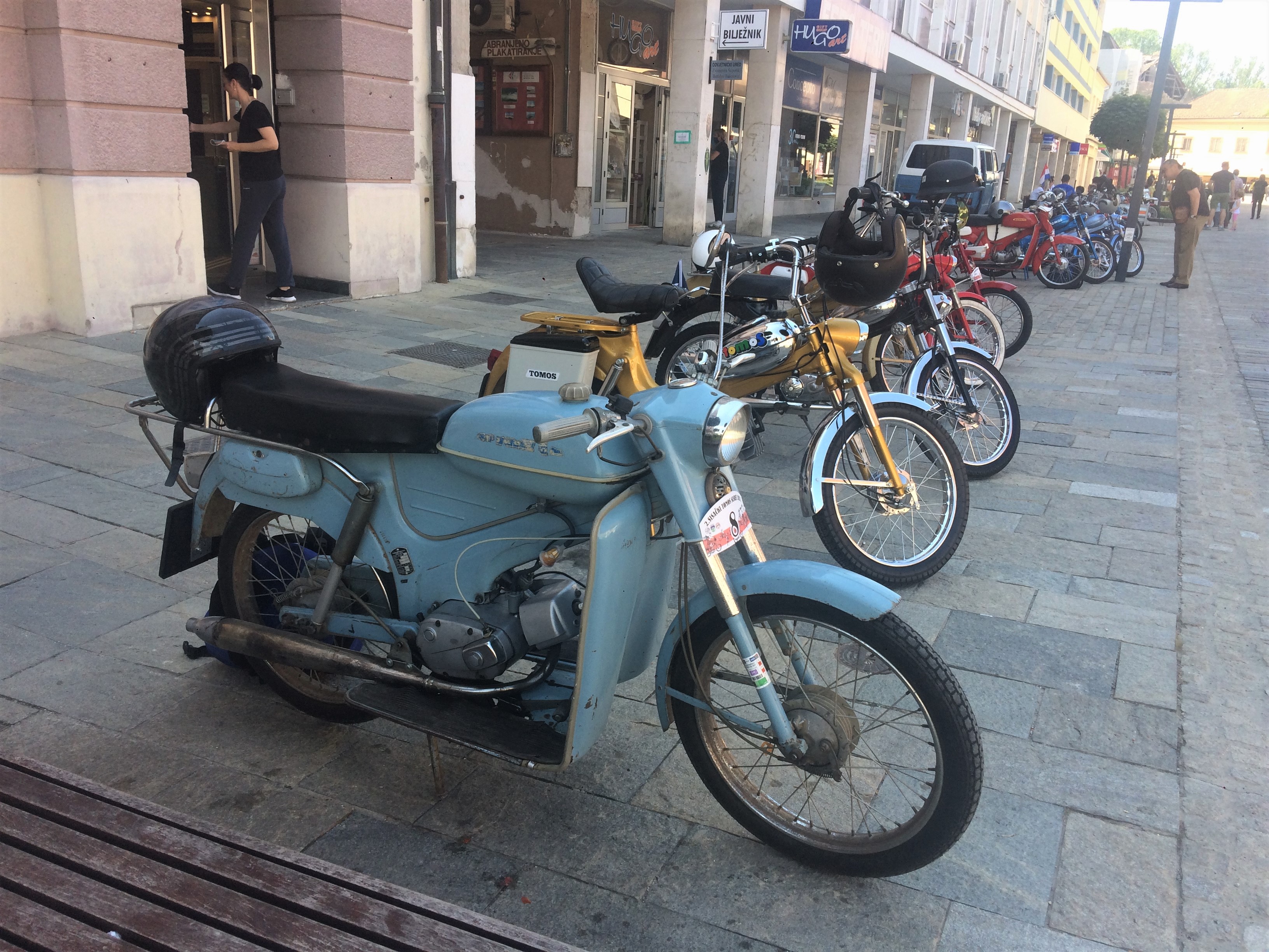 TOMOS NO 01